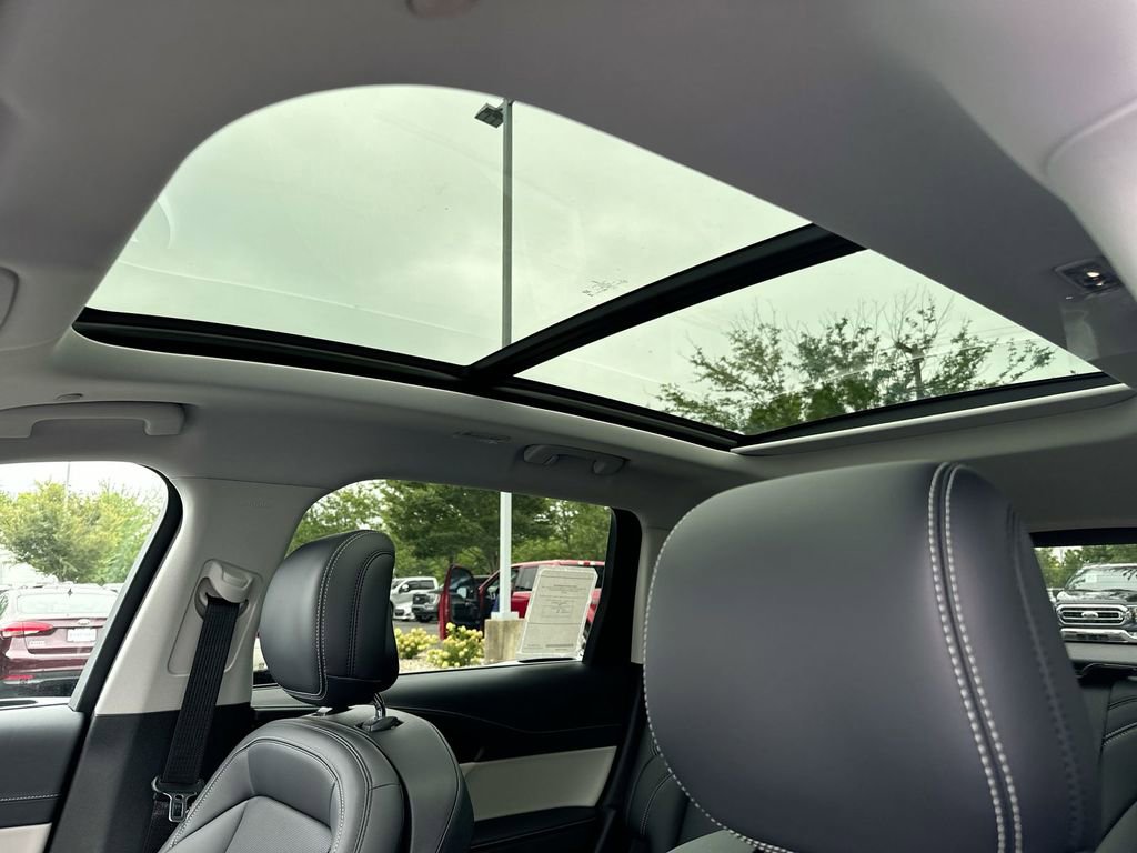 New 2025 Lincoln Nautilus Premier w/ Equipment Group 102A AWD/4WD image 19