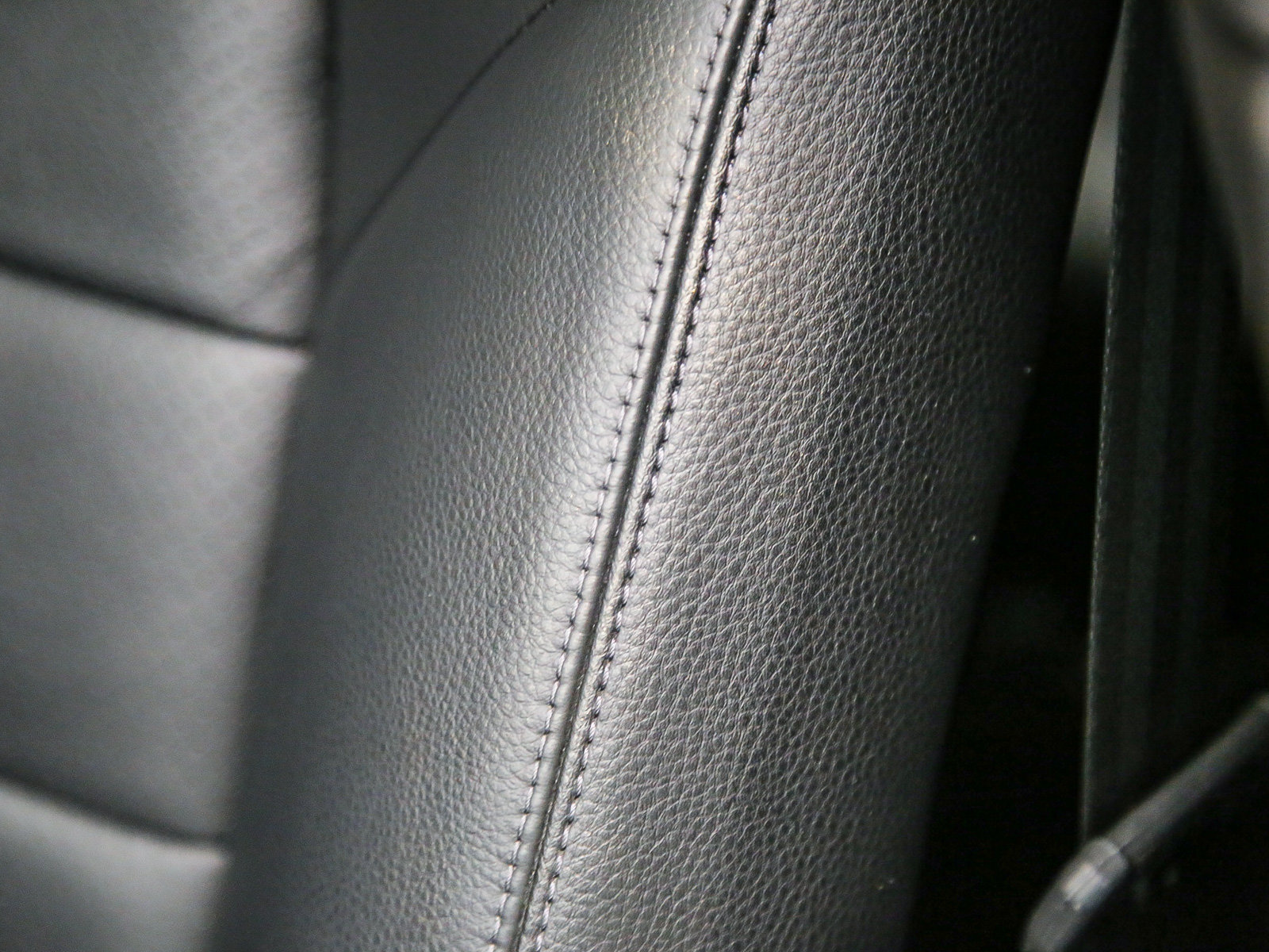 Certified 2024 Porsche Cayenne AWD/4WD image 26