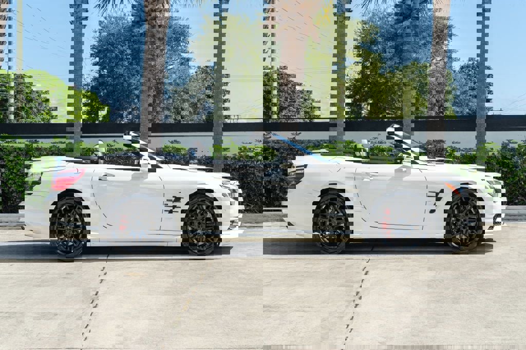 Used 2015 Mercedes-Benz SL 550 image 10