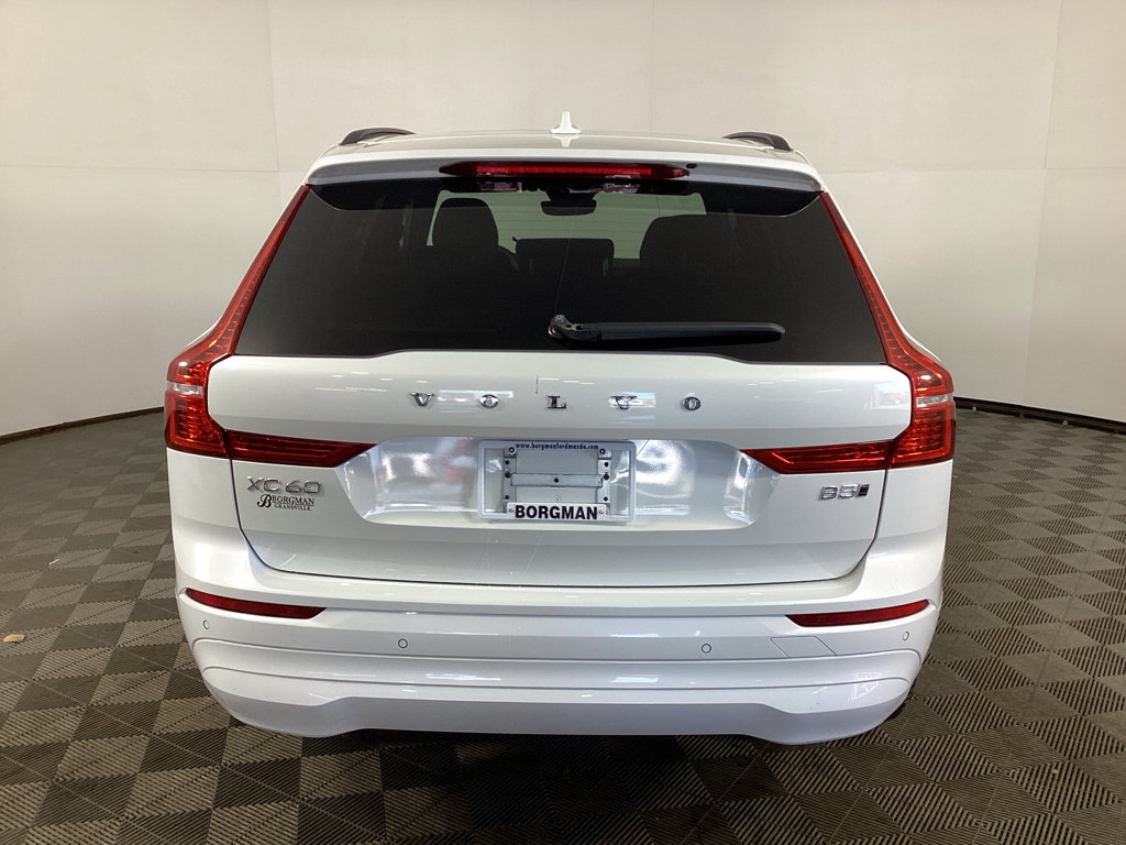Used 2022 Volvo XC60 B5 Momentum AWD/4WD image 3