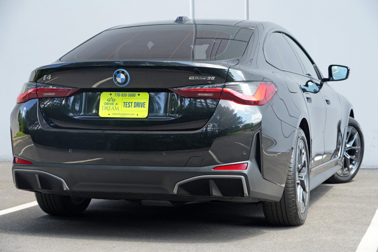Used 2023 BMW i4 eDrive35 RWD image 5