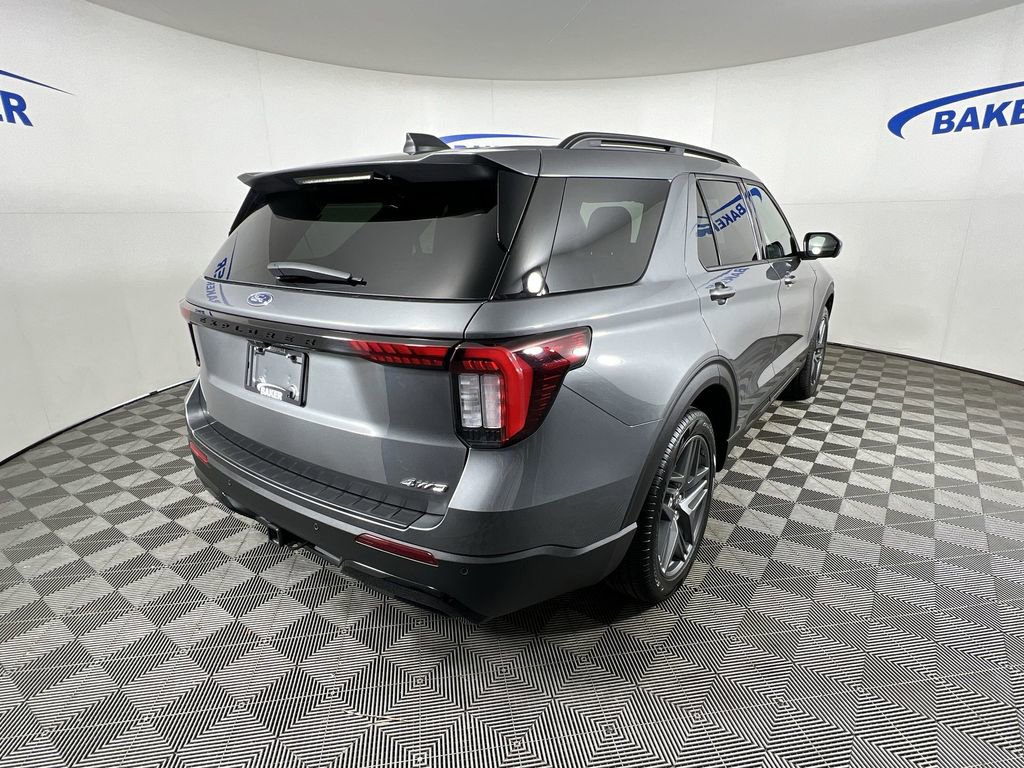 Used 2026 Ford Explorer ST-Line w/ ST-Line Street Pack image 9