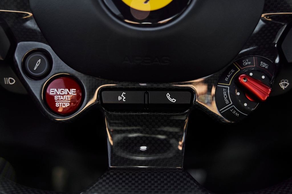 Used 2020 Ferrari 812 Superfast RWD image 53