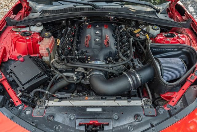 Used 2018 Chevrolet Camaro SS RWD image 11