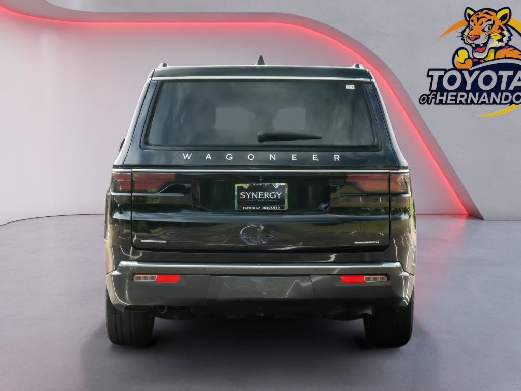 Used 2022 Jeep Wagoneer Series III AWD/4WD image 6