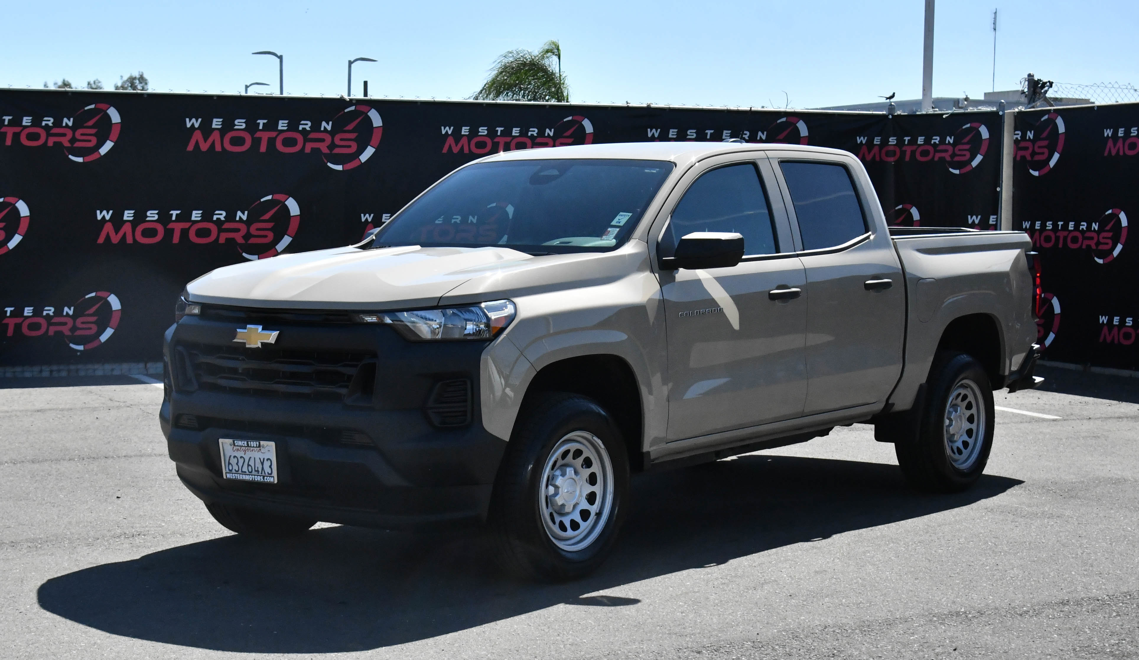 Used 2023 Chevrolet Colorado W/T RWD image 3