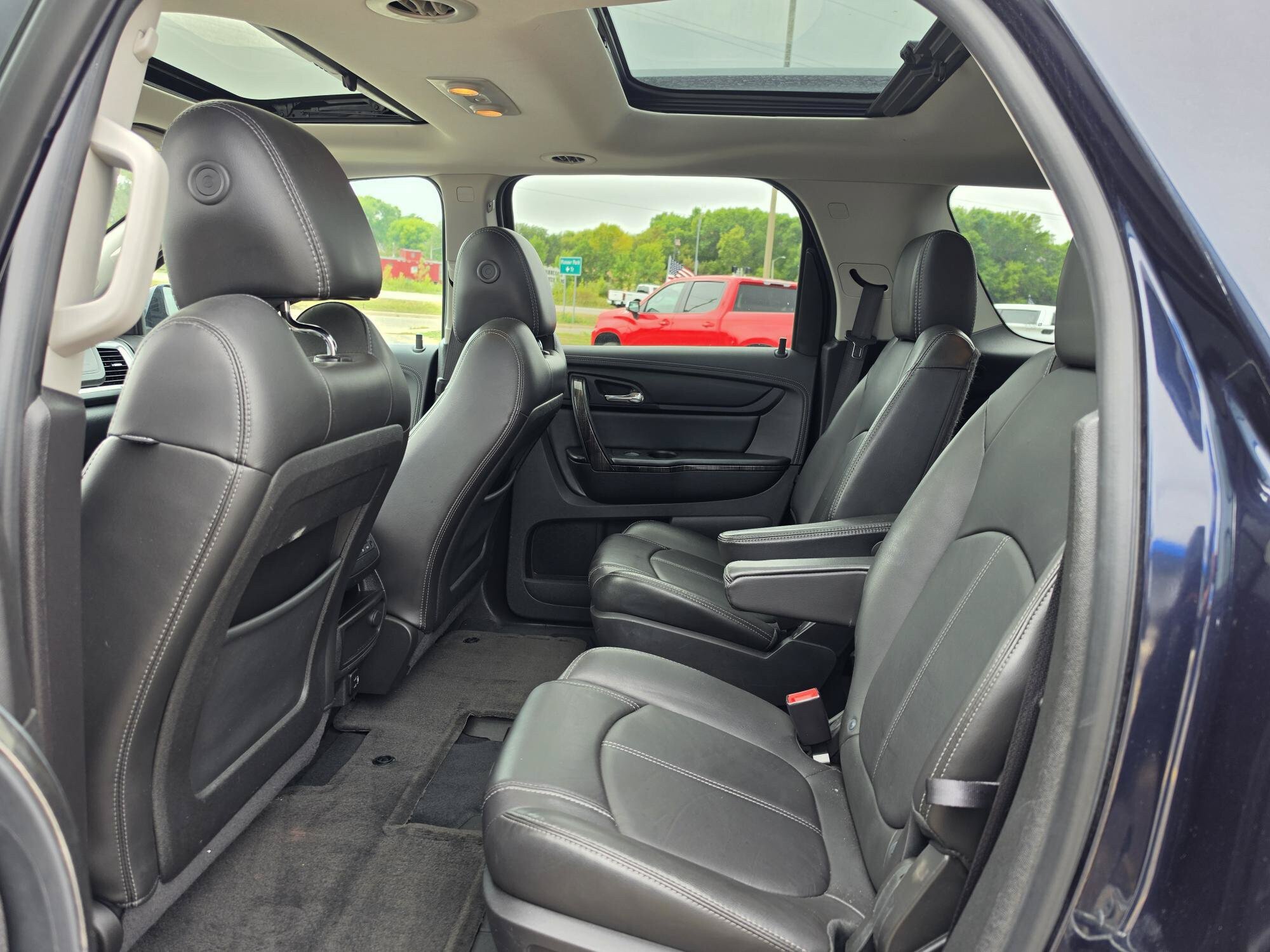 Used 2017 GMC Acadia Limited SLT AWD/4WD image 6
