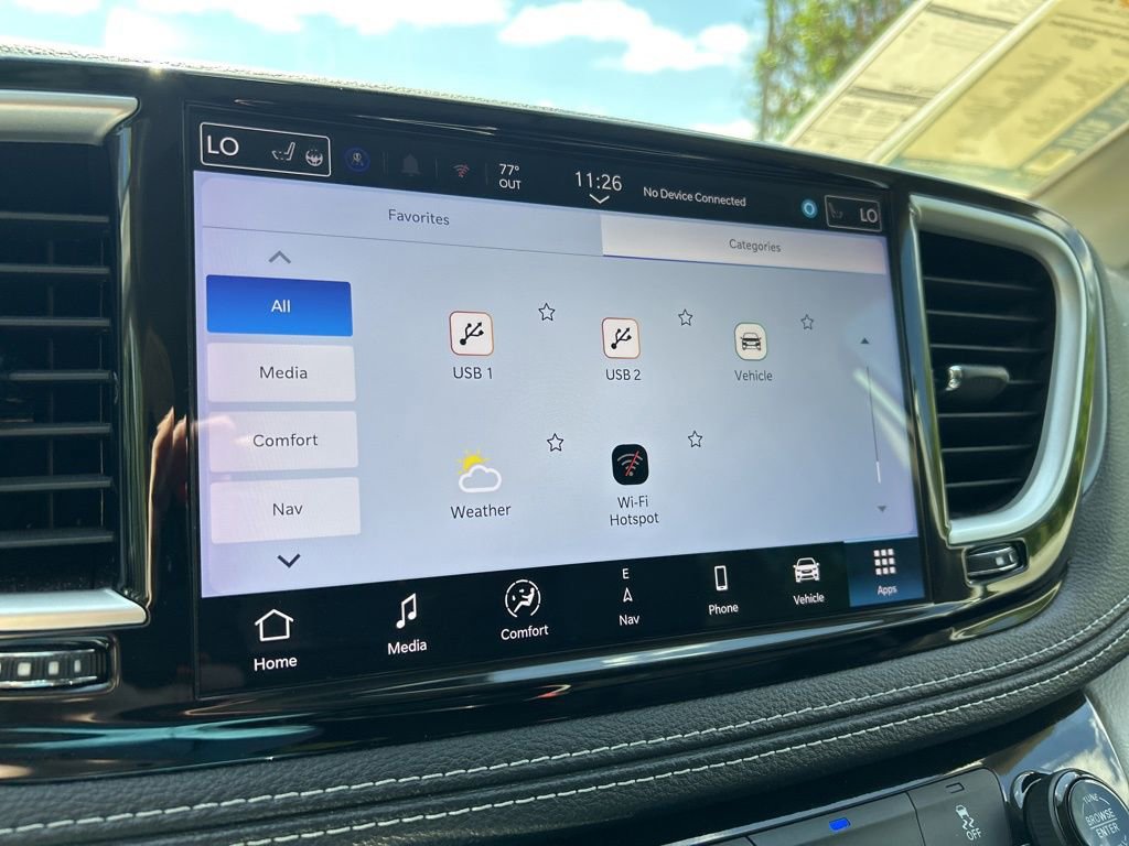 Used 2024 Chrysler Pacifica Limited FWD image 39