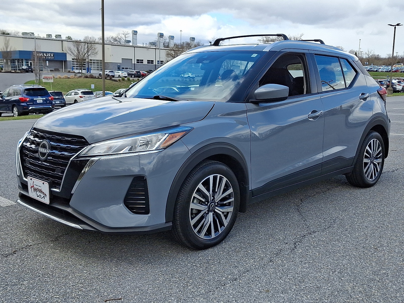 Used 2023 Nissan Kicks SV w/ Exterior Package image 3