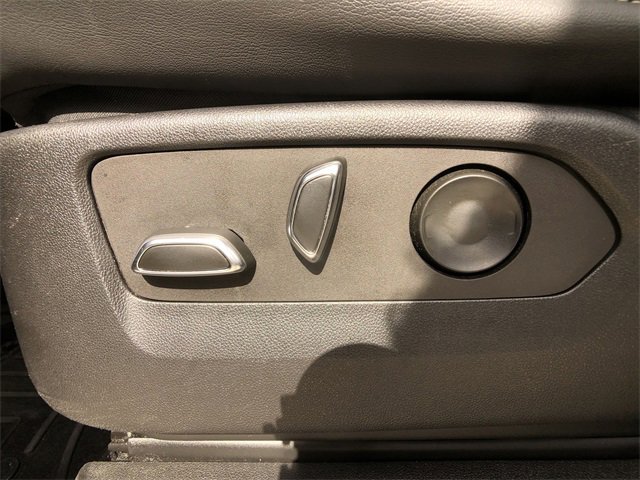 Certified 2022 Cadillac Escalade Premium Luxury image 20