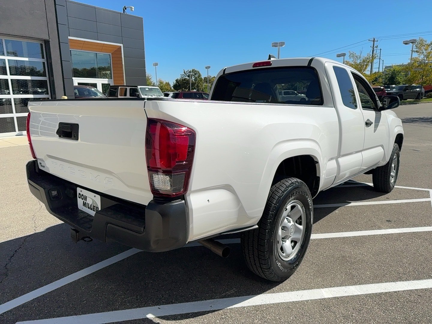 Used 2022 Toyota Tacoma 2WD Access Cab image 7