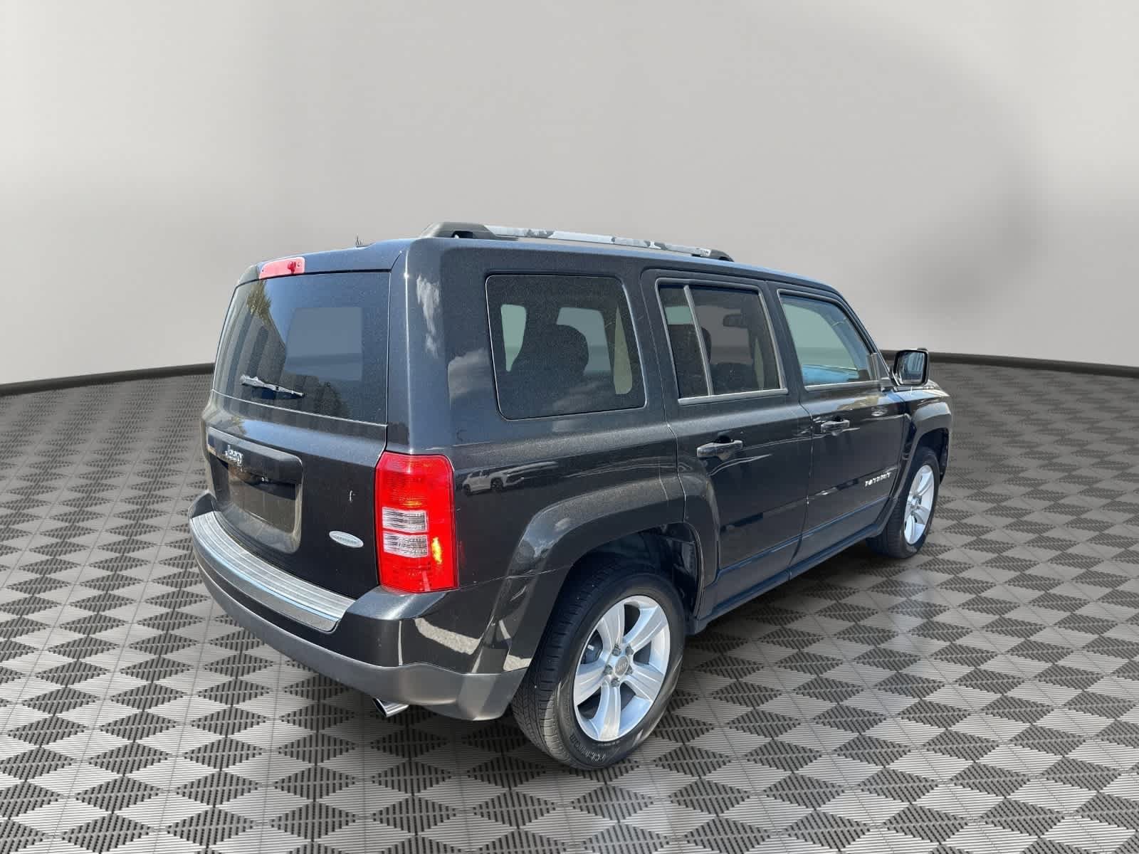 Used 2011 Jeep Patriot Latitude FWD image 7