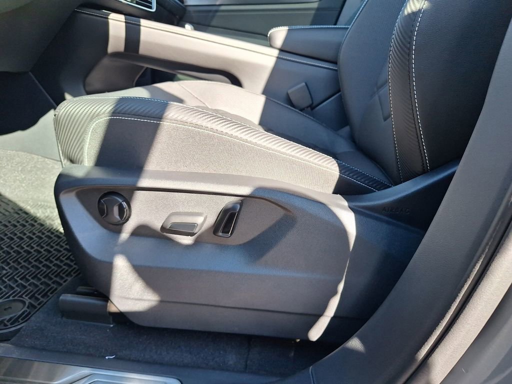 New 2026 Volkswagen Atlas Cross Sport SE image 25