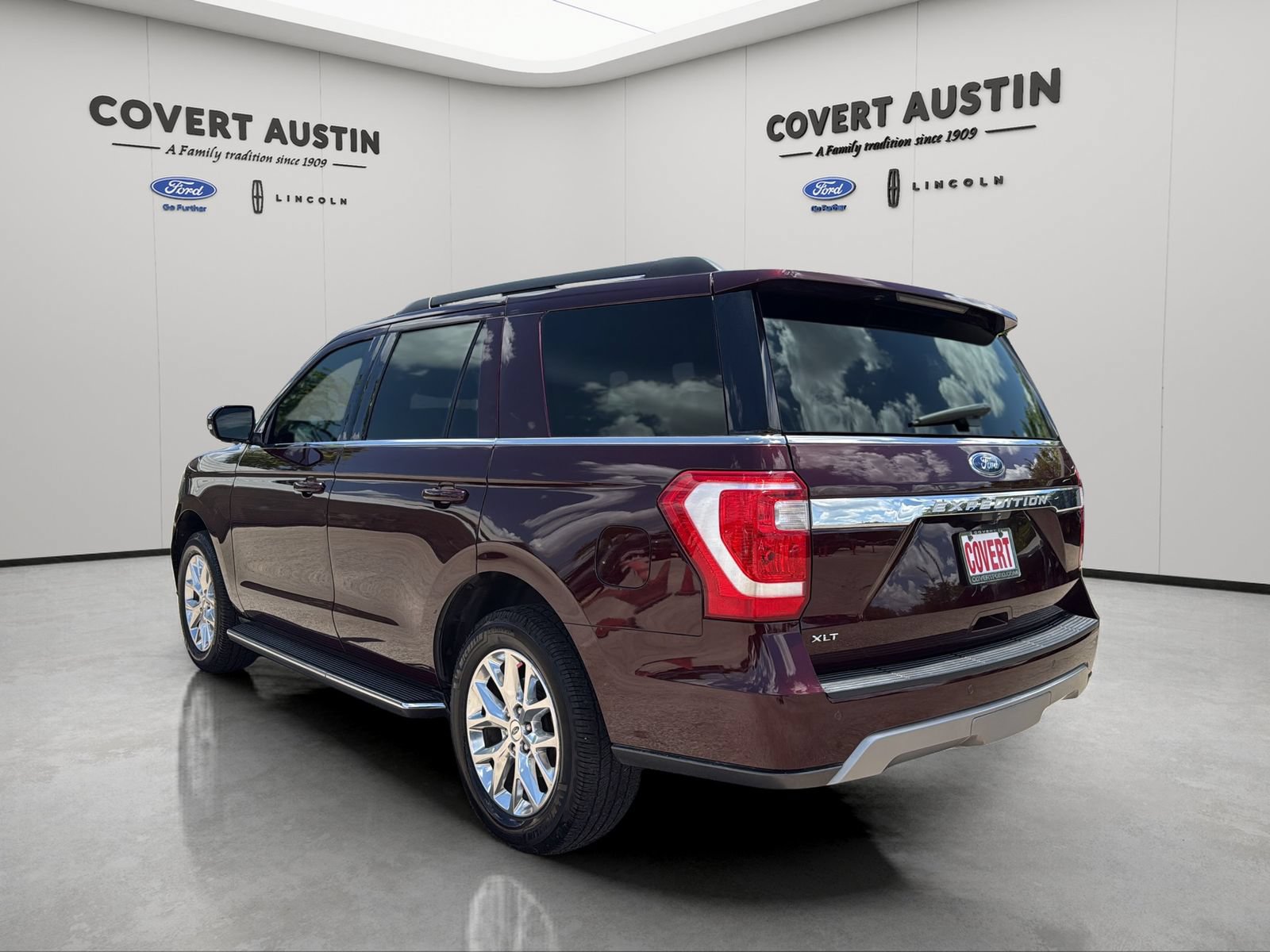 Used 2021 Ford Expedition XLT RWD image 3