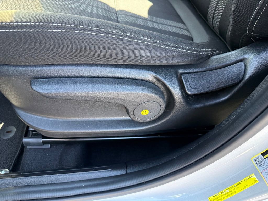 Used 2021 Hyundai Venue SEL FWD image 25