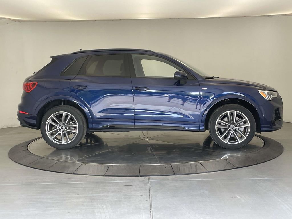 New 2025 Audi Q3 2.0T Premium image 8