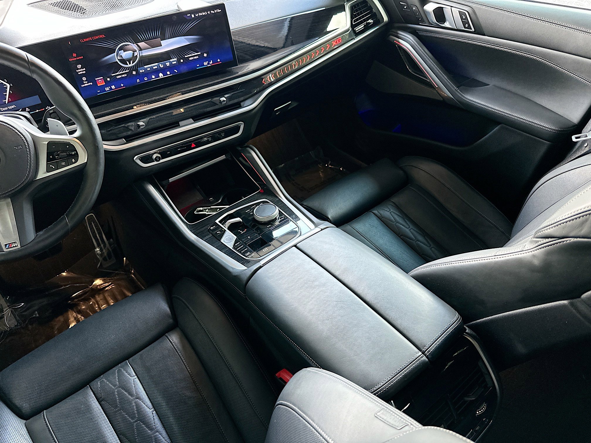 Used 2024 BMW X6 xDrive40i w/ Premium Package image 25