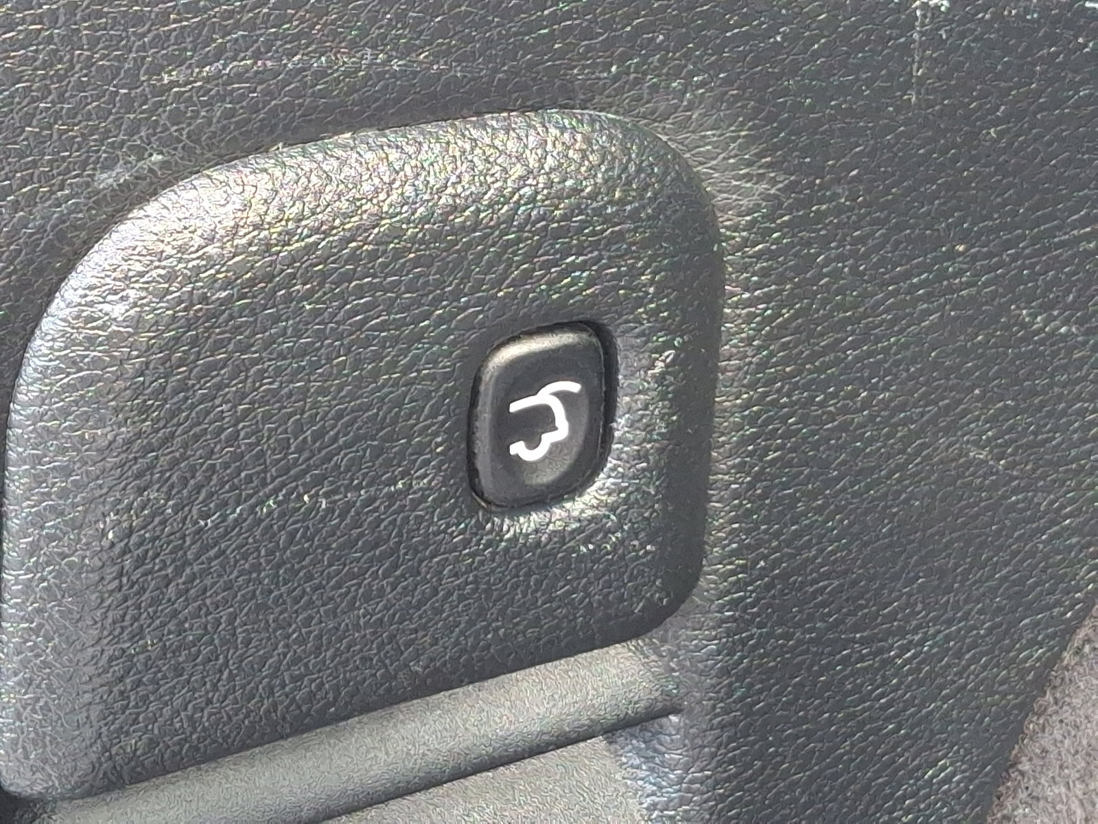 Used 2020 Jeep Grand Cherokee Limited w/ Luxury Group II image 32