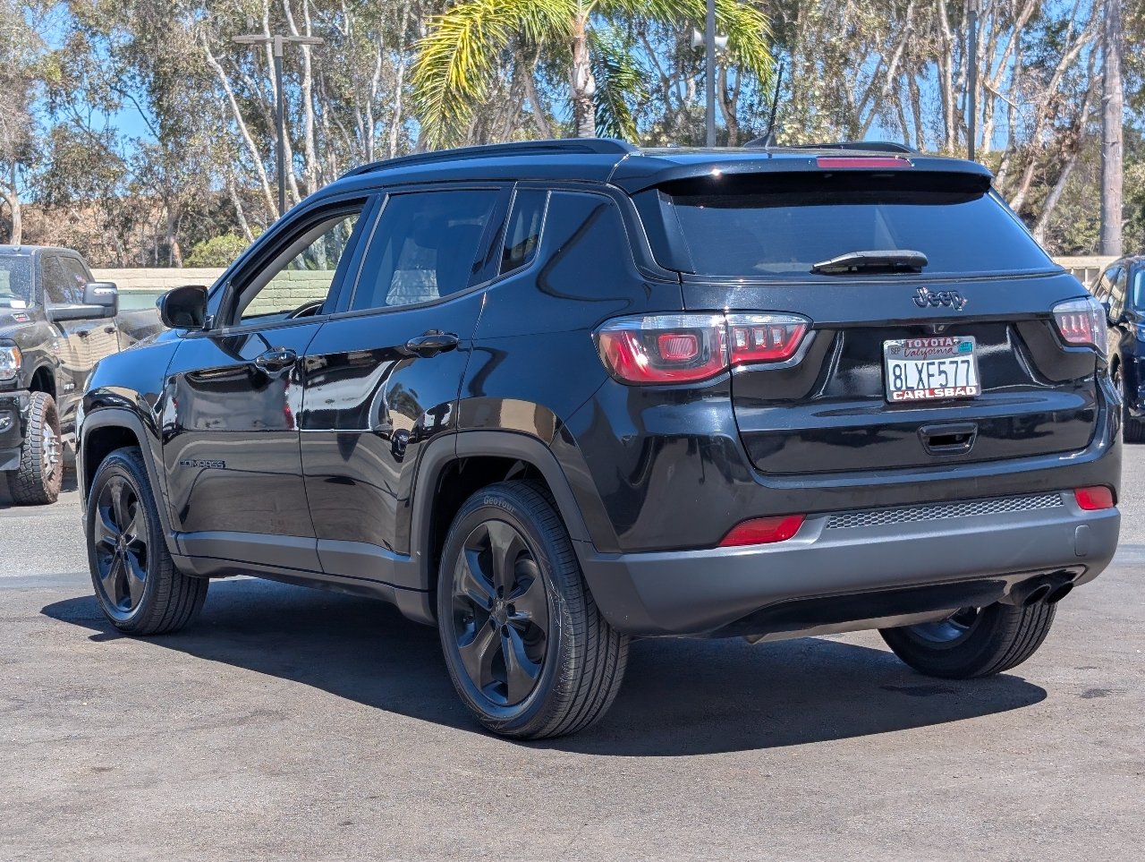 Used 2019 Jeep Compass Latitude FWD image 12