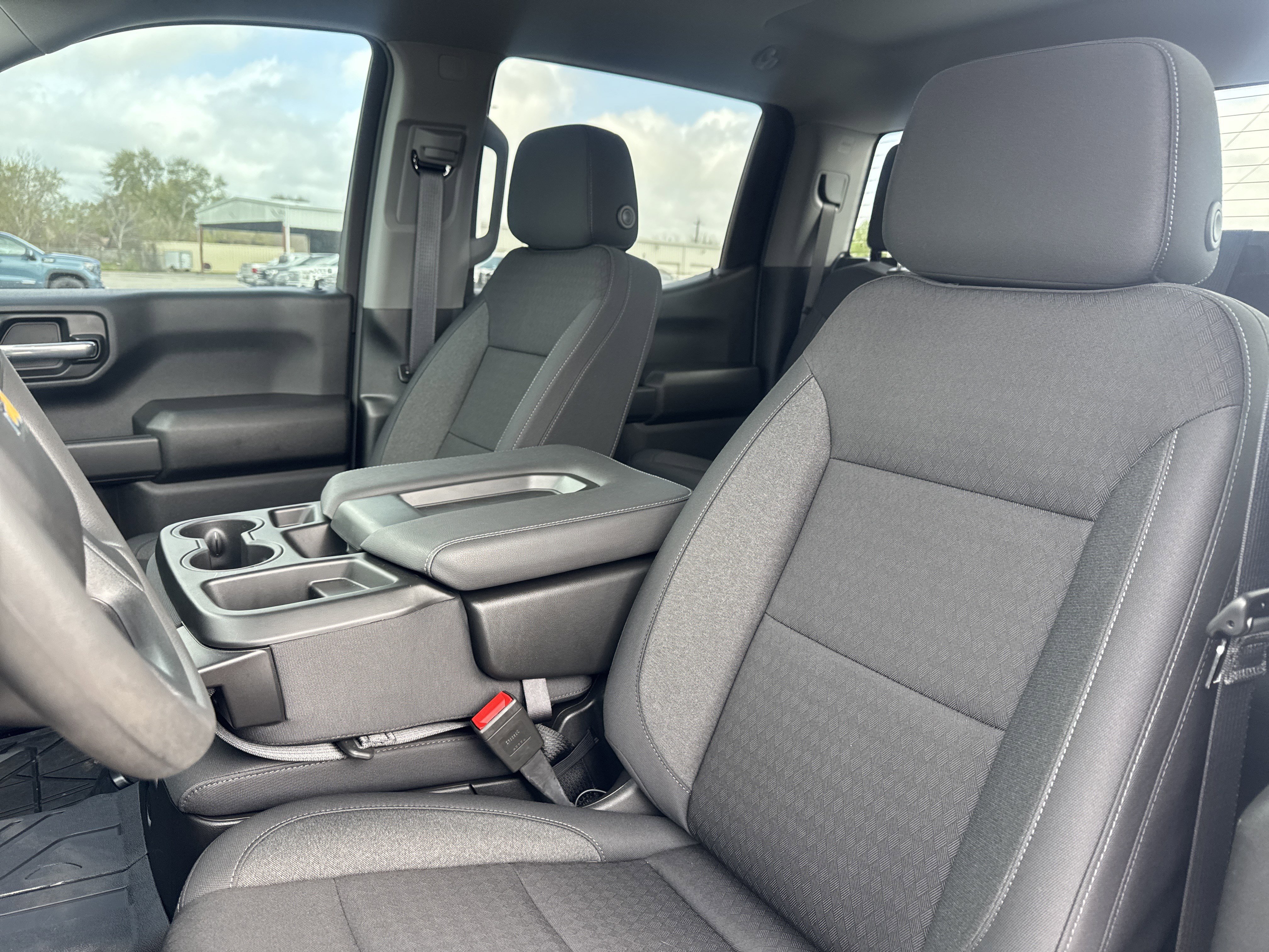 Used 2025 Chevrolet Silverado 1500 Custom image 7