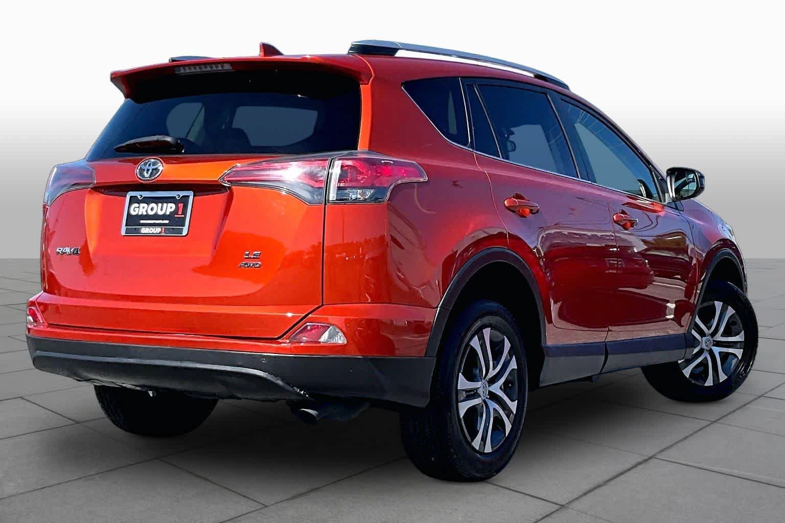 Used 2016 Toyota RAV4 LE AWD/4WD image 13