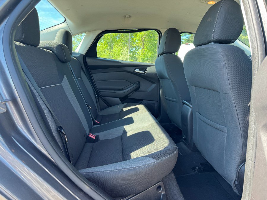 Used 2014 Ford Focus SE FWD image 17