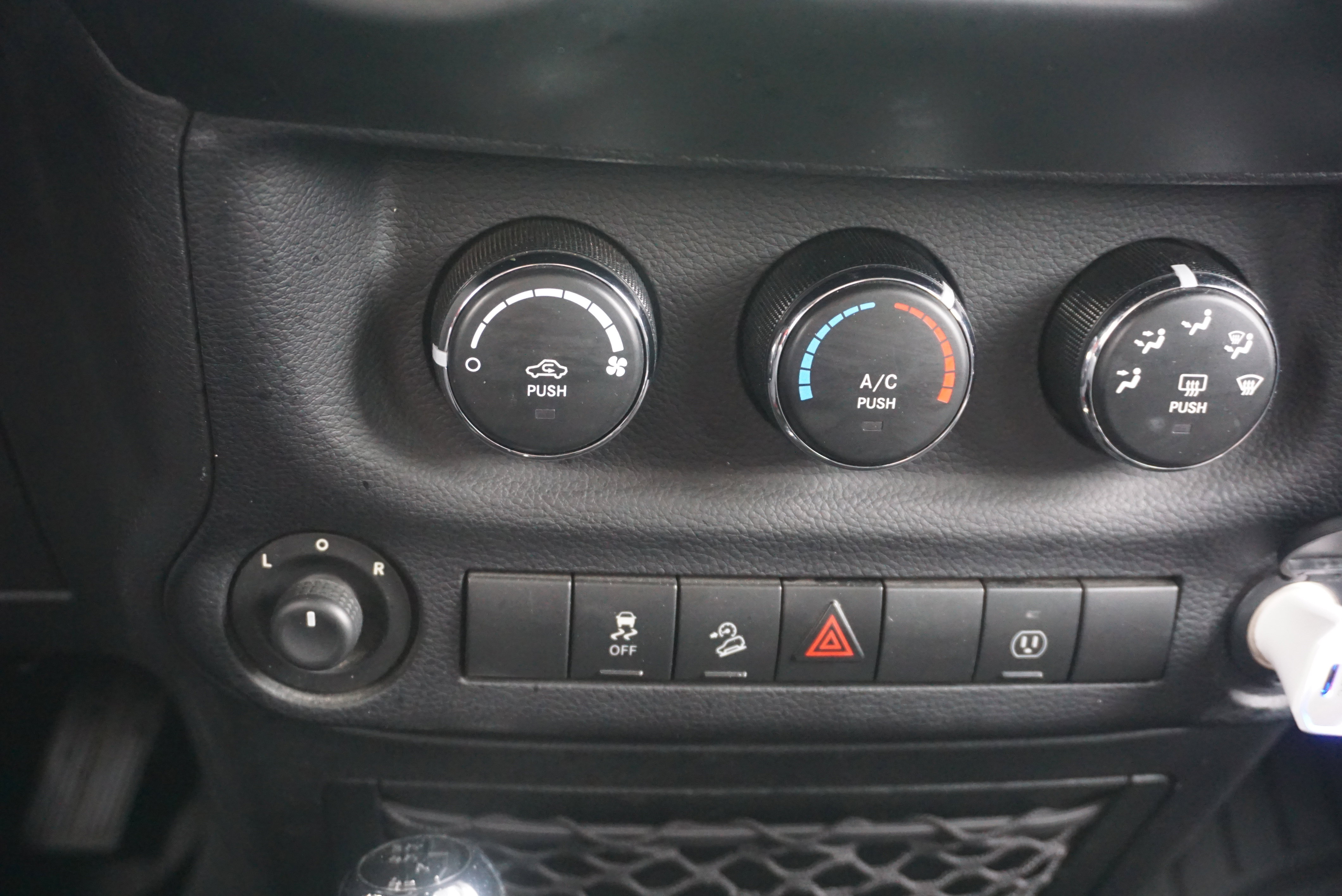 Used 2014 Jeep Wrangler Rubicon image 12