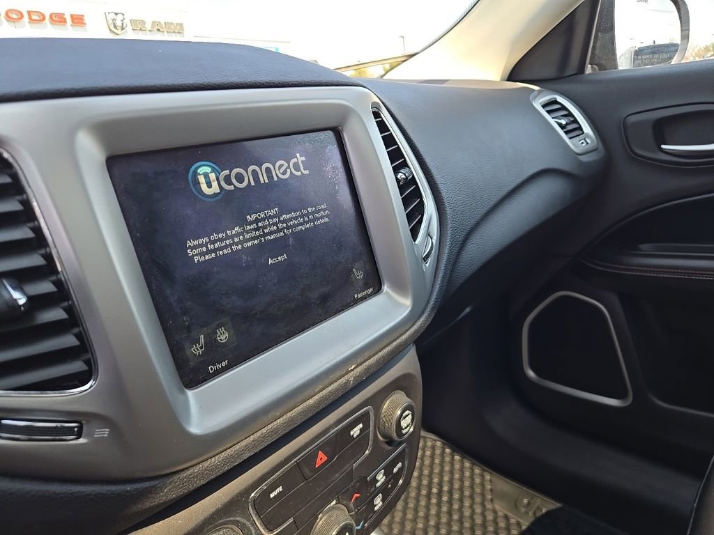 Used 2019 Jeep Compass Latitude w/ Popular Equipment Group image 17