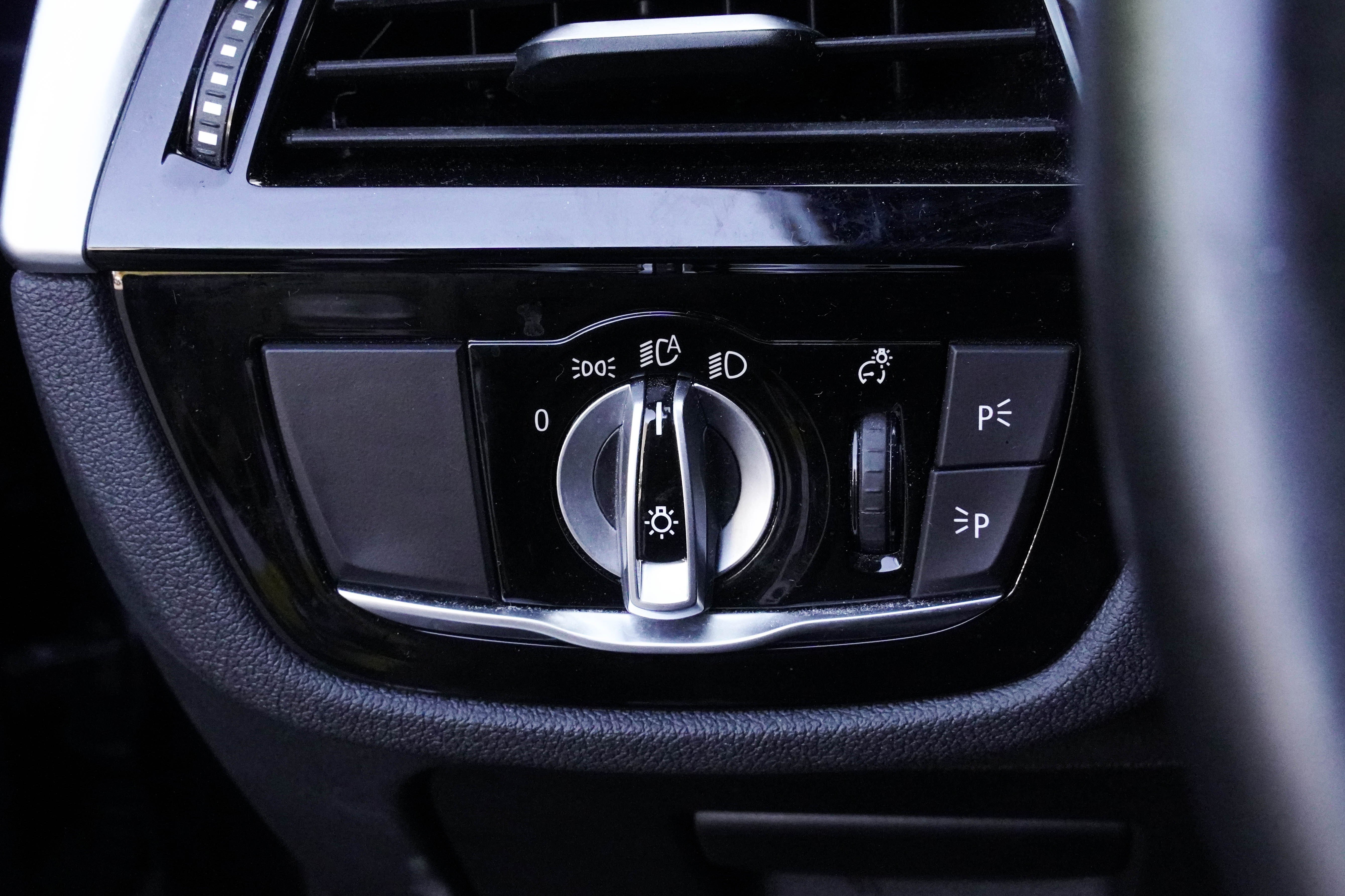 Certified 2023 BMW 530e xDrive w/ Premium Package image 17