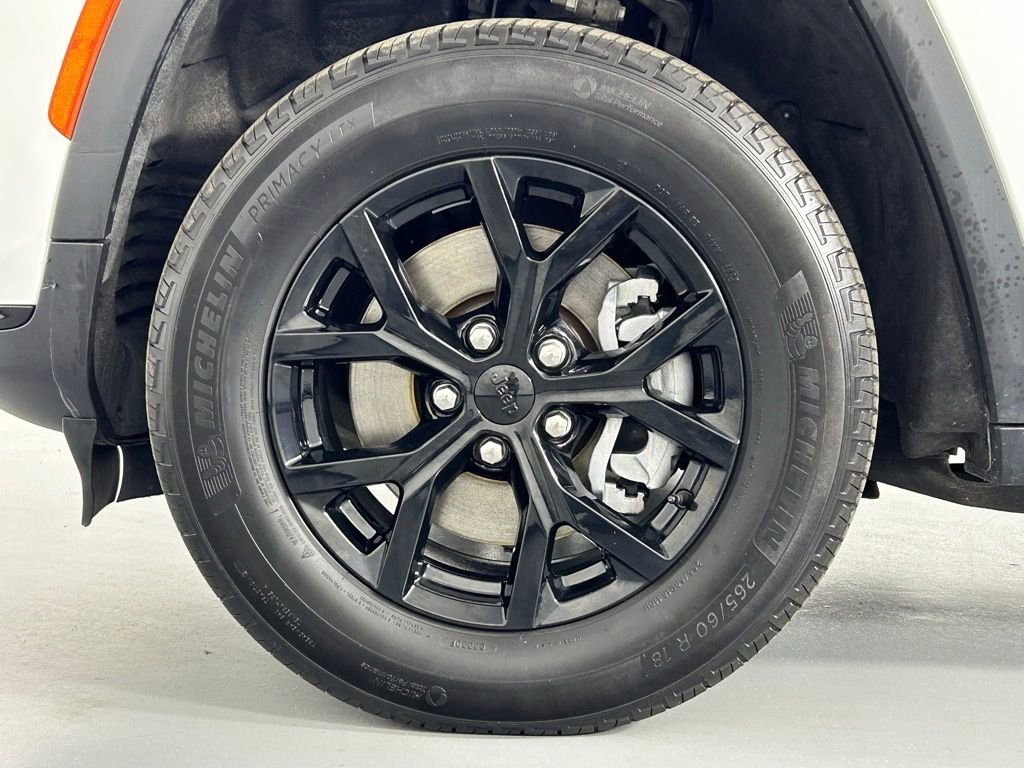 Used 2024 Jeep Grand Cherokee L Laredo image 36