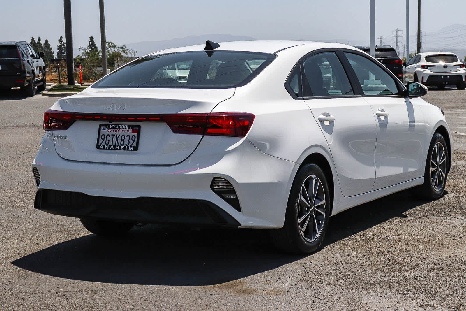 Used 2023 Kia Forte LXS w/ LXS Technology Package FWD image 7