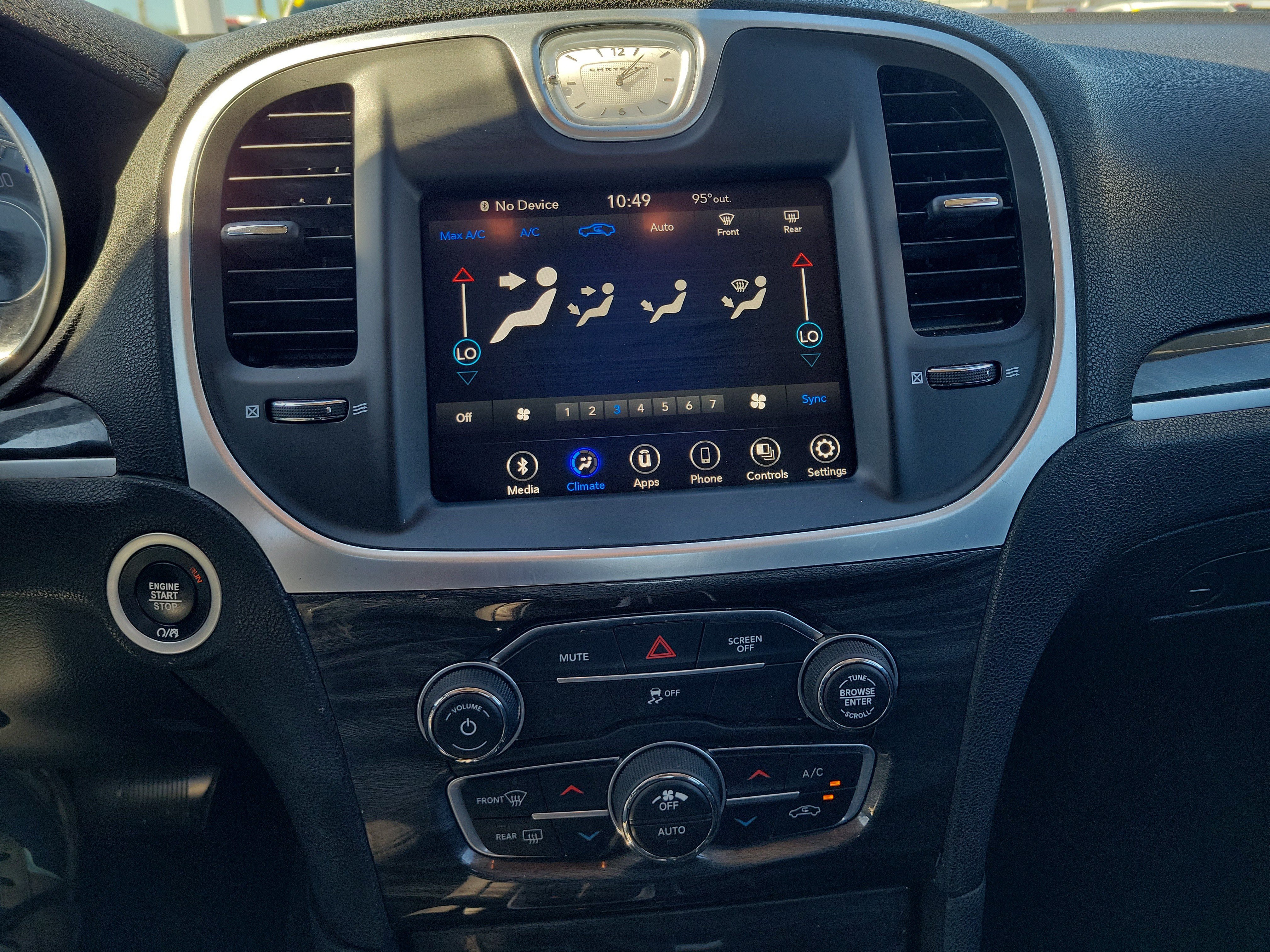 Used 2019 Chrysler 300 Touring RWD image 23