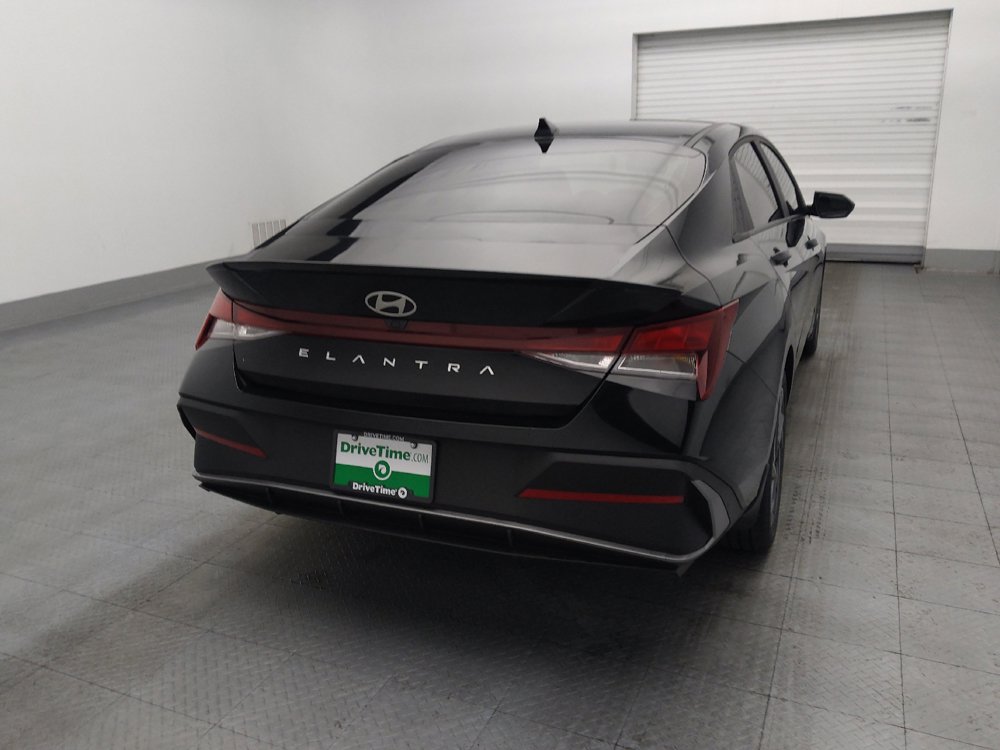 Used 2025 Hyundai Elantra Sport FWD image 7