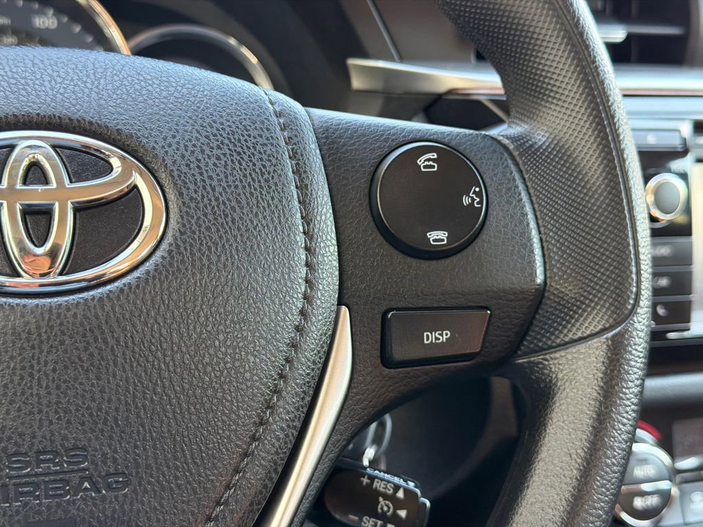 Used 2015 Toyota Corolla LE FWD image 19