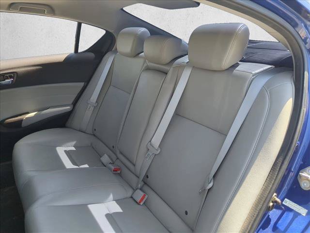 Used 2017 Acura ILX w/ AcuraWatch Plus Package FWD image 19