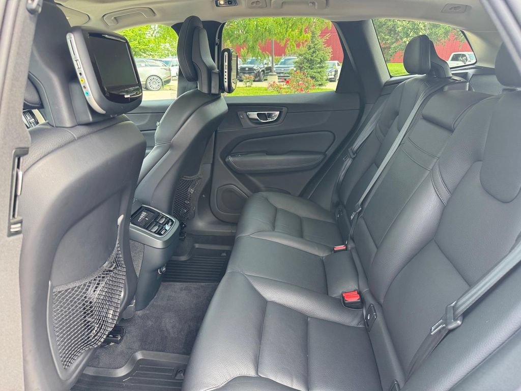 Used 2018 Volvo XC60 T5 Inscription w/ Convenience Package AWD/4WD image 9