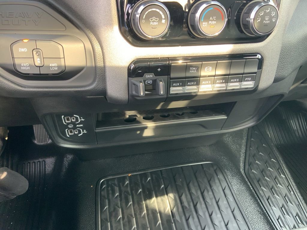 New 2025 RAM 5500 Tradesman image 18
