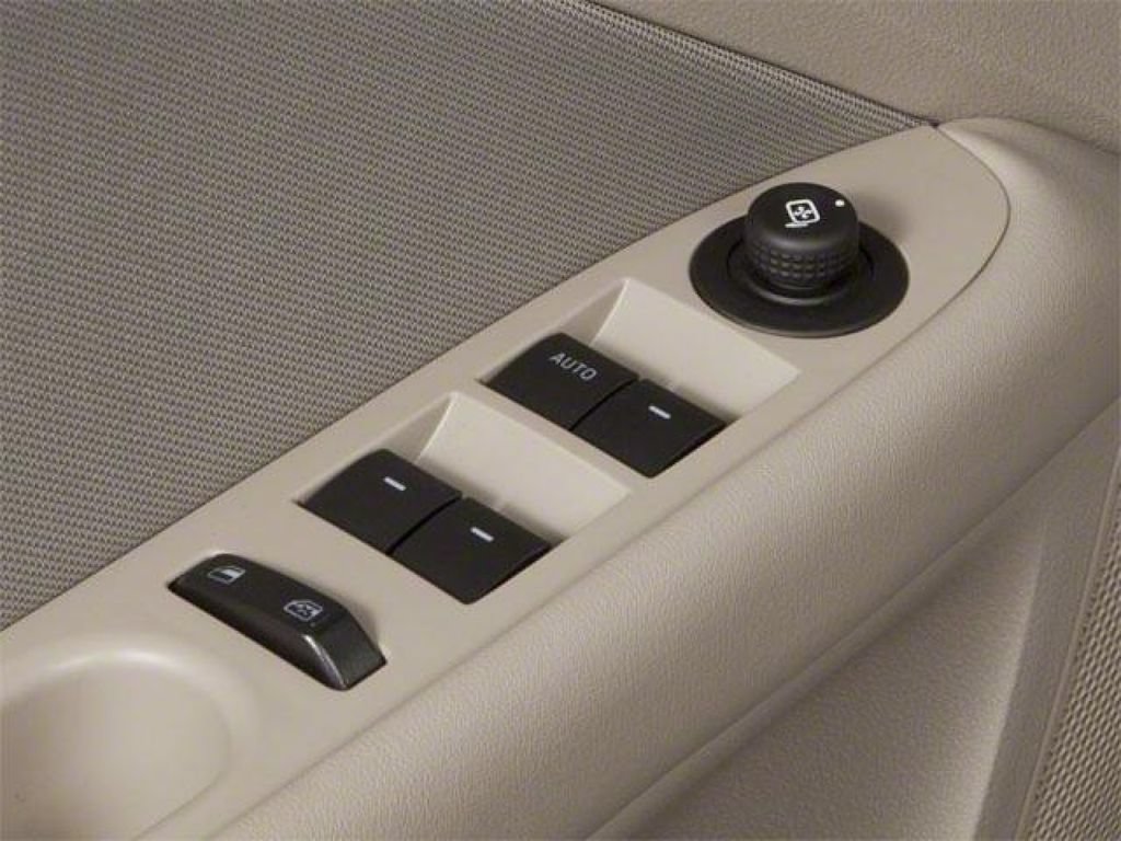 Used 2010 Ford Fusion S FWD image 18