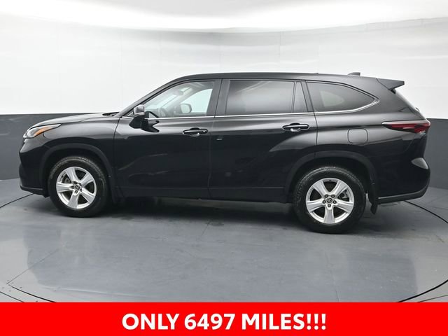Certified 2025 Toyota Highlander LE image 4