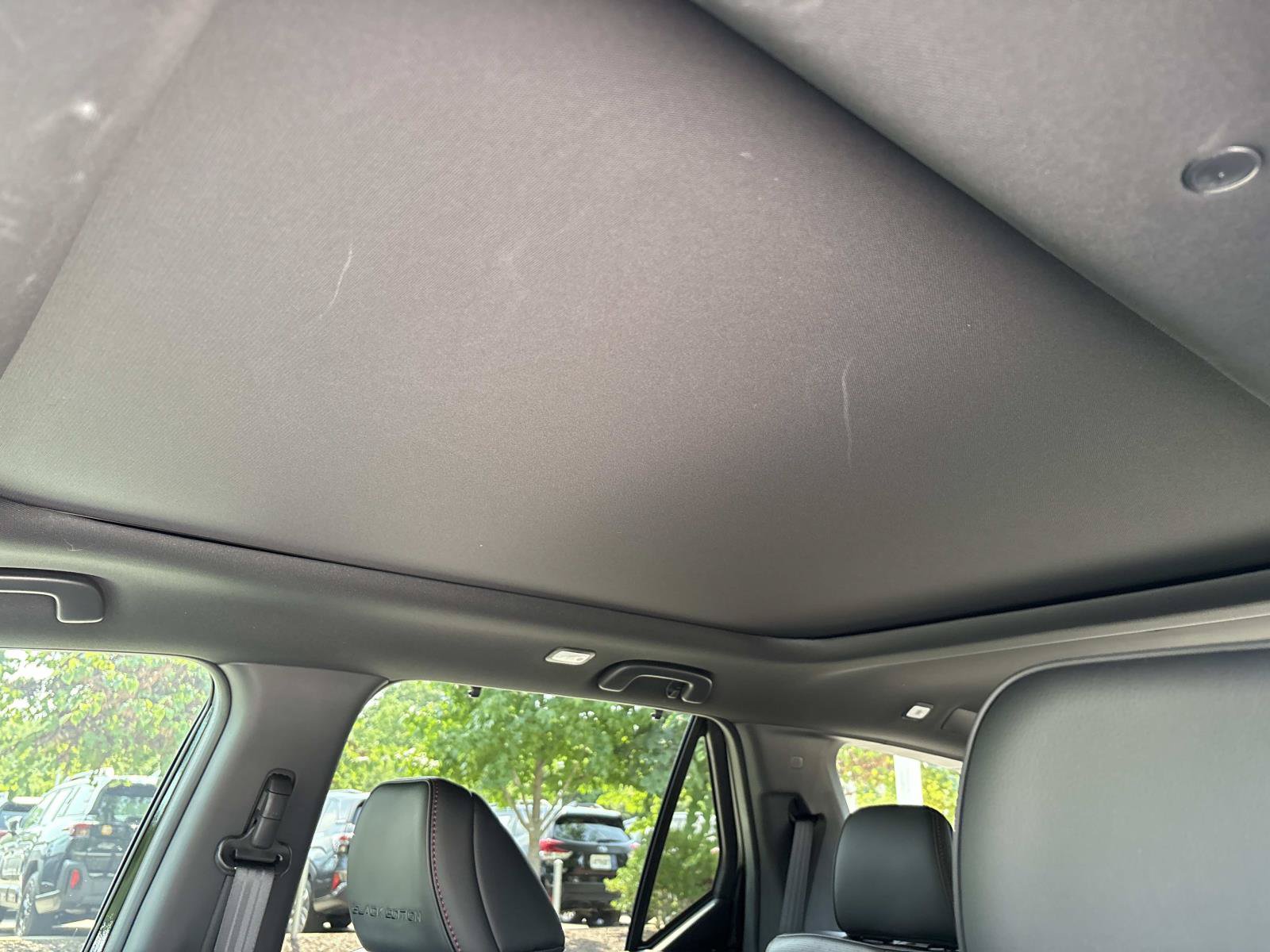 Used 2025 Honda Pilot Black Edition image 17