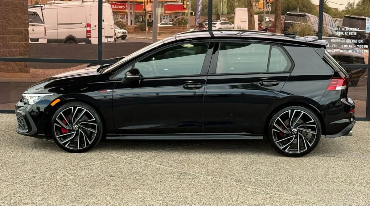 Used 2022 Volkswagen GTI Autobahn FWD image 6