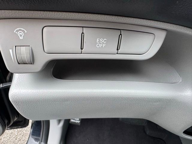 Used 2009 Kia Rondo LX FWD image 16