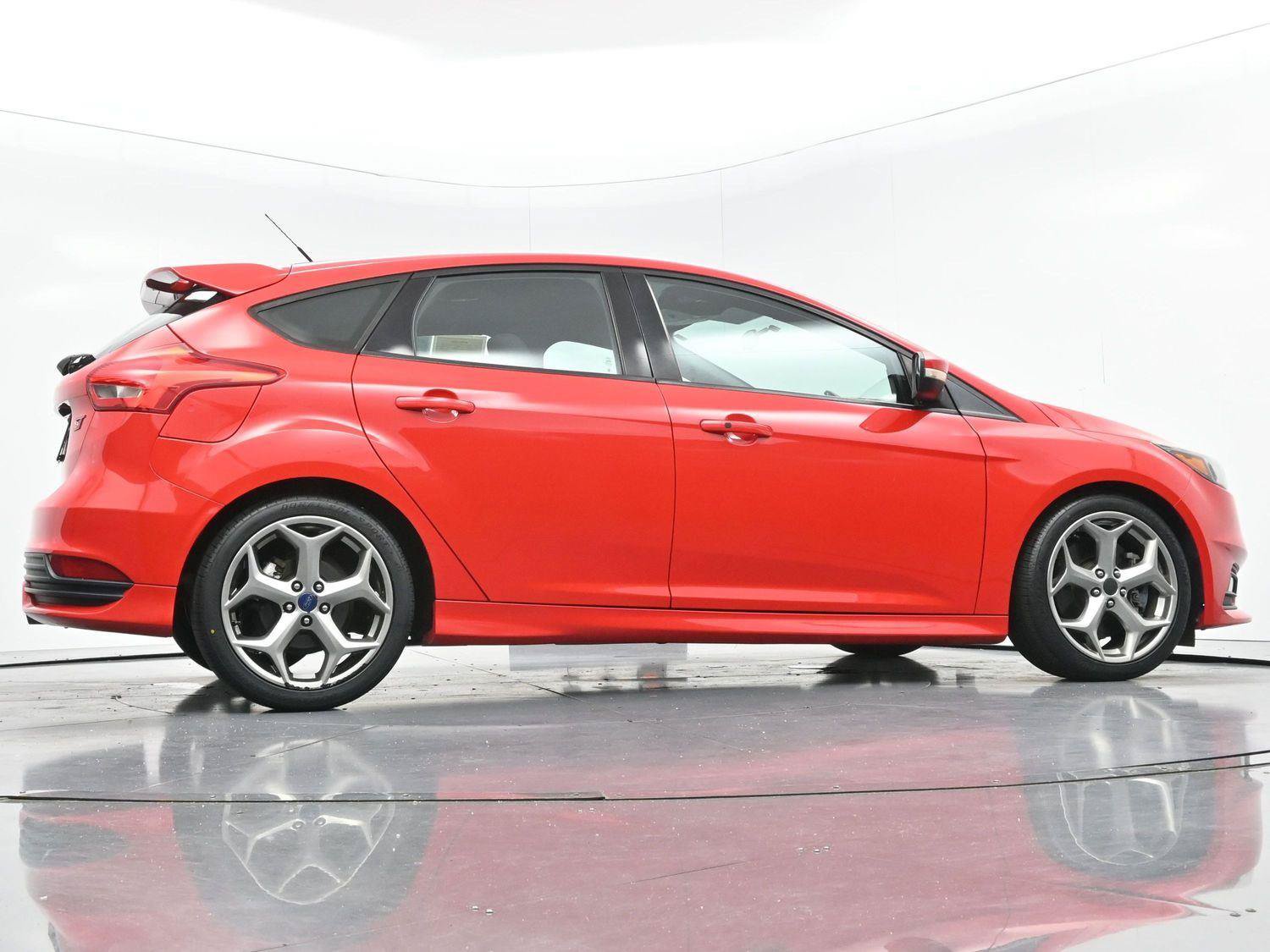 Used 2016 Ford Focus ST FWD image 47