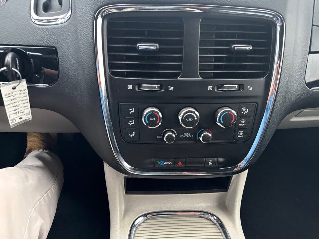 Used 2020 Dodge Grand Caravan SXT image 17