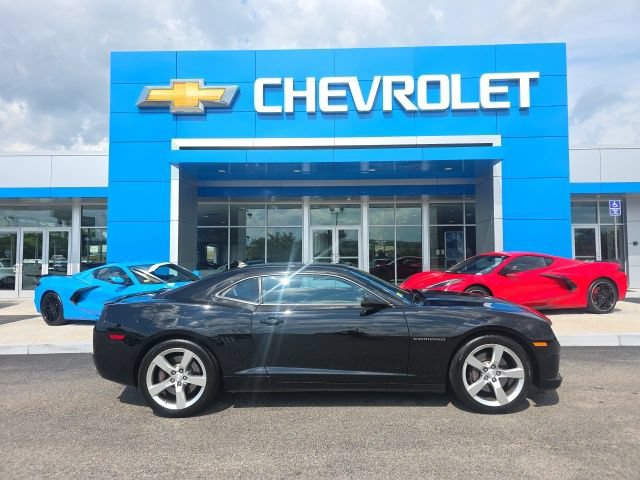 Used 2010 Chevrolet Camaro SS RWD image 2