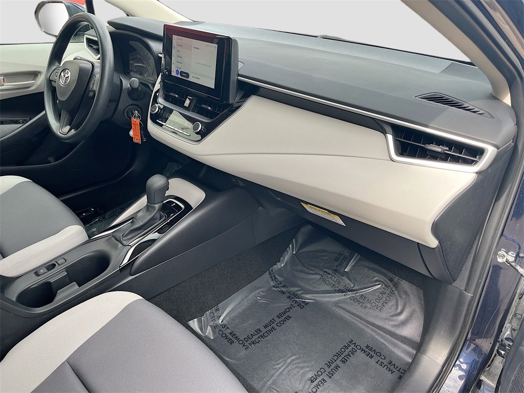Used 2025 Toyota Corolla LE image 28