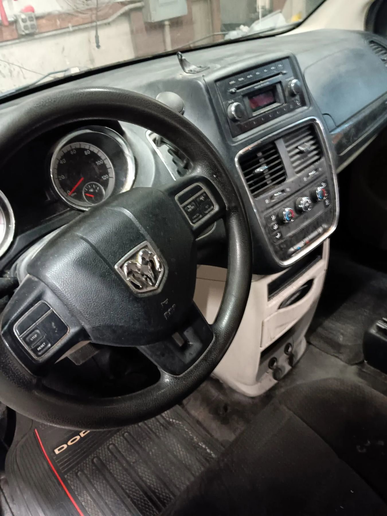 Used 2014 RAM C/V Tradesman image 7