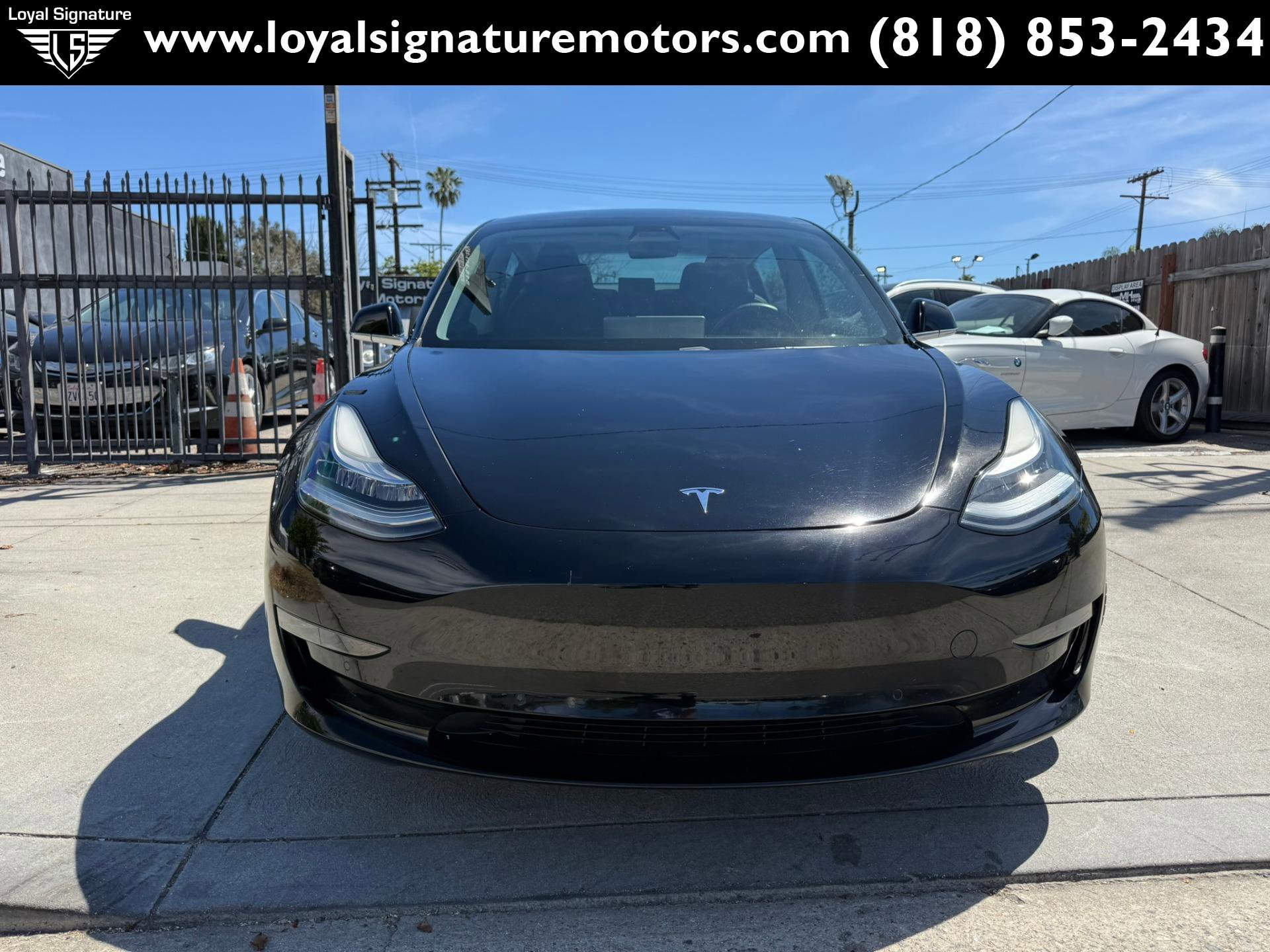 Used 2019 Tesla Model 3 Standard Range image 2