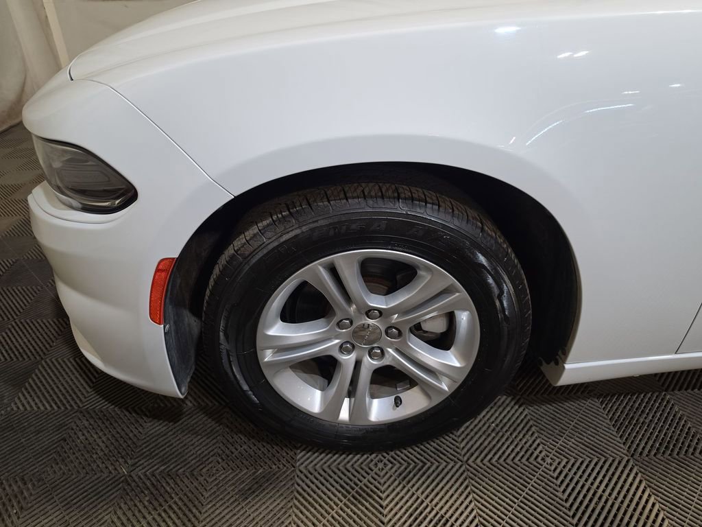 Used 2021 Dodge Charger SXT w/ Leather Interior Group image 18