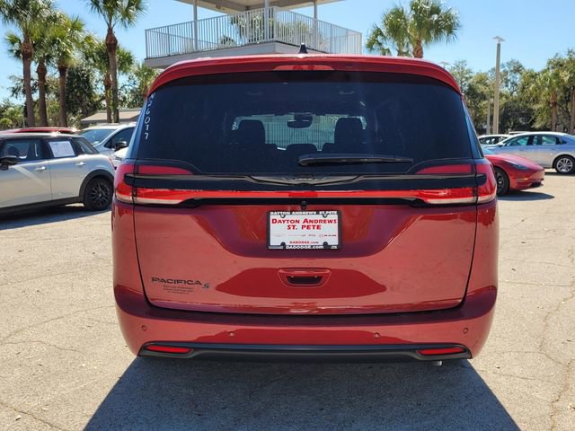 New 2026 Chrysler Pacifica Select w/ S Appearance Package FWD image 8